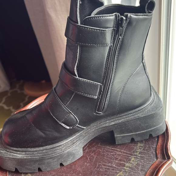 Black Combat Boots by Rouge Helium - Picture 8 of 10